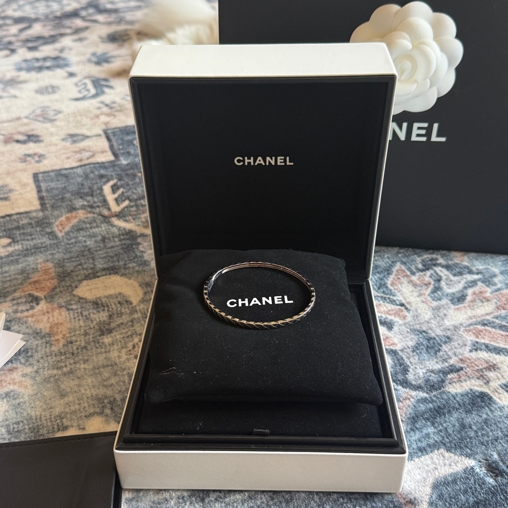 Chanel COCO CRUSH BRACELET Quilted motif, mini version, 18K white gold sz Small - Picture 16 of 17